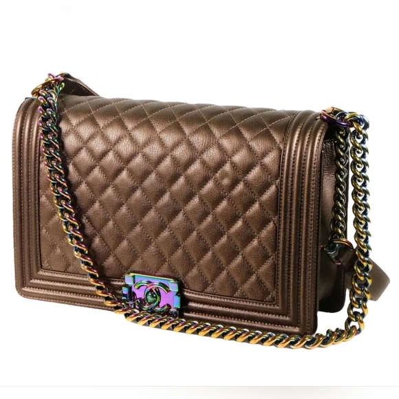 Authentic Chanel Iridescent Goatskin Quilted Medium Boy Flap Gold Sold Out - Picture 3 of 15